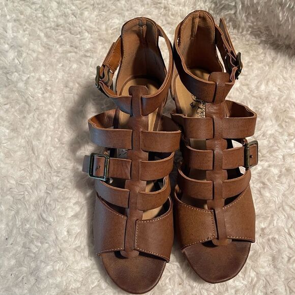 Self esteem tan  faux leather cage wedge ankle straps sandals Size 10 - Picture 3 of 11